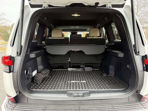 Used 2025 Lexus GX 550 image 27