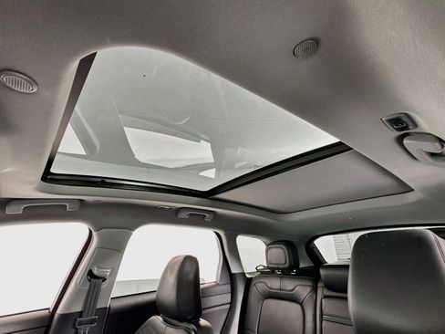 Used 2022 Lincoln Corsair AWD w/ Premium Package image 14