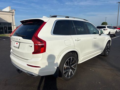 Used 2018 Volvo XC90 T6 Momentum w/ Convenience Package AWD/4WD image 5