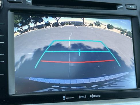 Used 2019 Toyota Highlander XLE FWD image 21