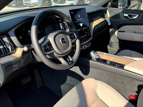 New 2026 Volvo XC60 B5 Plus w/ Climate Package image 19