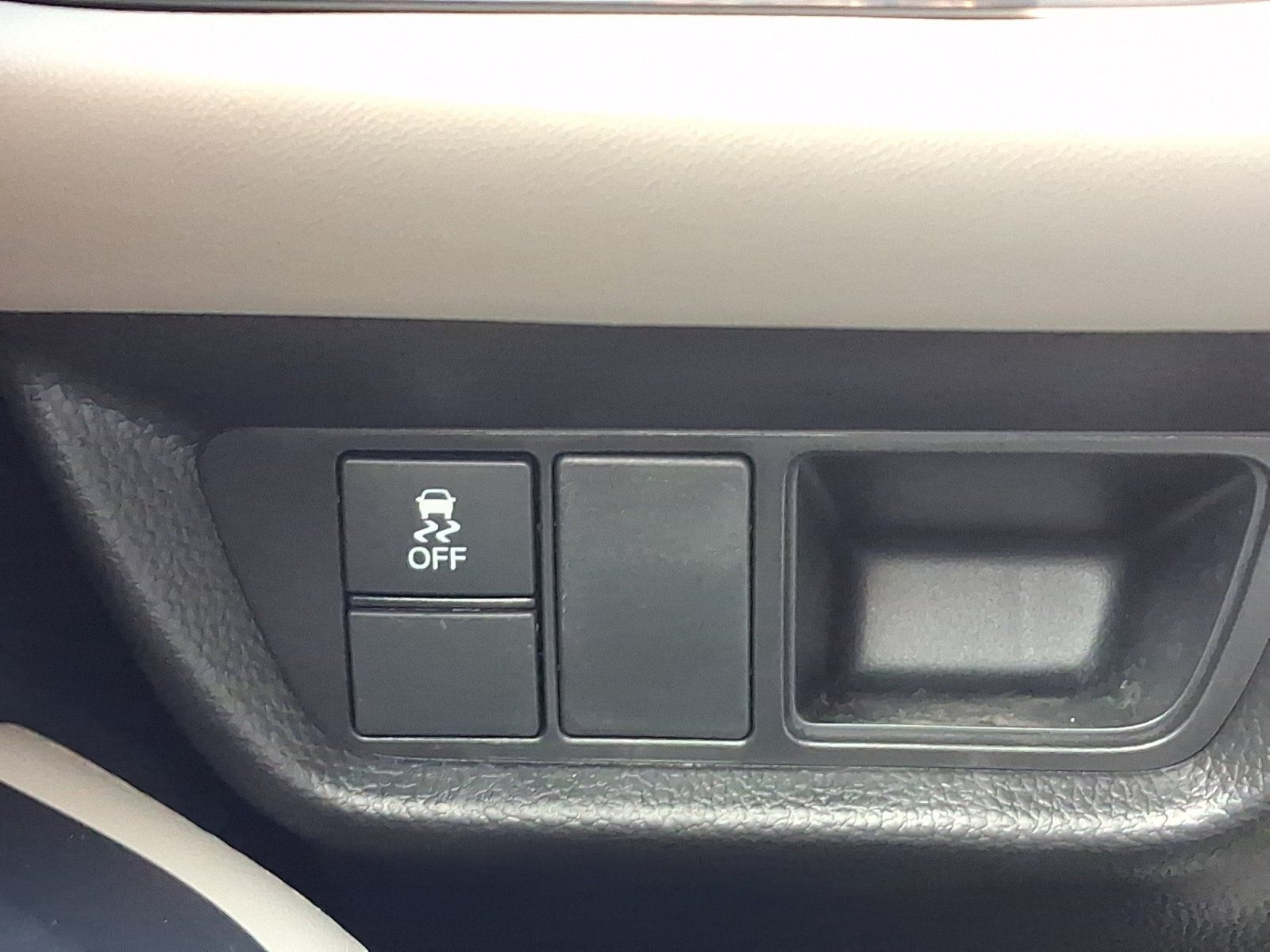 Used 2025 Honda HR-V LX image 25