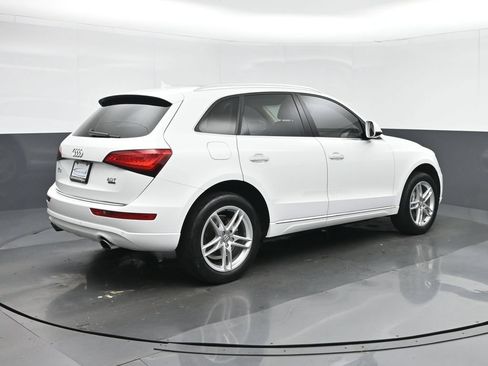 Used 2017 Audi Q5 2.0T Premium Plus w/ Technology Package AWD/4WD image 7