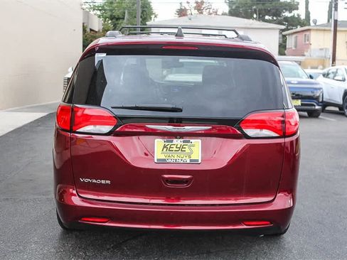 Used 2021 Chrysler Voyager Lxi image 6