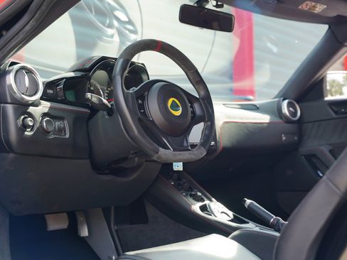 Used 2020 Lotus Evora image 13