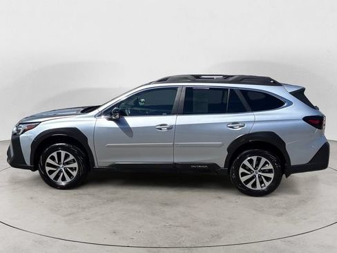 Certified 2025 Subaru Outback Premium AWD/4WD image 8