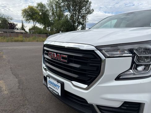 Used 2024 GMC Terrain SLE AWD/4WD image 5