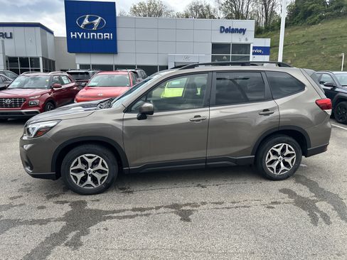 Used 2021 Subaru Forester Premium w/ Popular Package #1 AWD/4WD image 18