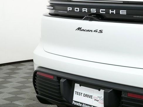 New 2026 Porsche Macan 4S Electric AWD/4WD image 38