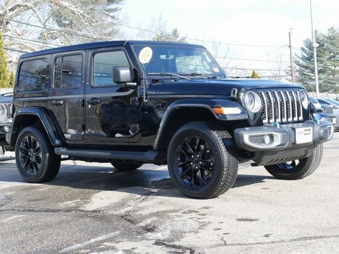 Used 2023 Jeep Wrangler Unlimited Sahara w/ Cold Weather Group image 8