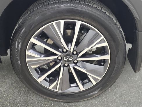 Certified 2026 INFINITI QX60 Luxe w/ Family Package image 30