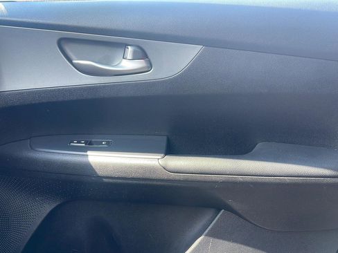Used 2019 Kia Forte LXS FWD image 21