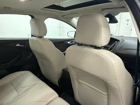Used 2017 Ford Focus Titanium w/ Titanium Technology Package FWD image 25