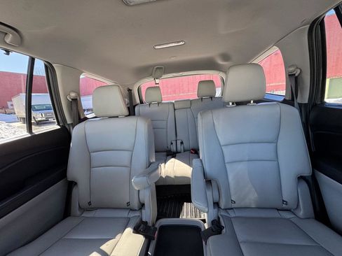 Used 2020 Honda Pilot Touring image 12