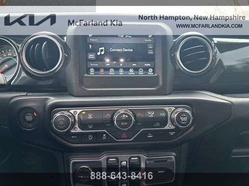 Used 2021 Jeep Wrangler Unlimited Sahara image 20