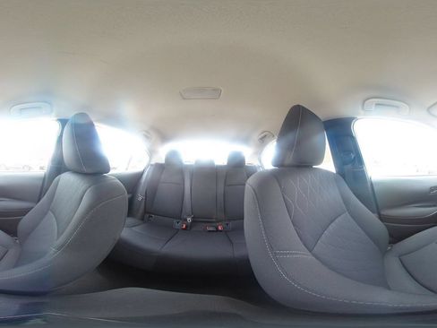 Used 2025 Toyota Corolla LE FWD image 40