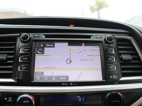 Used 2015 Toyota Highlander XLE image 33