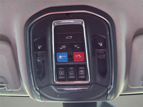 Used 2023 Jeep Grand Cherokee L Limited image 28