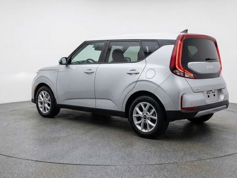 Used 2025 Kia Soul LX w/ LX Technology Package FWD image 6