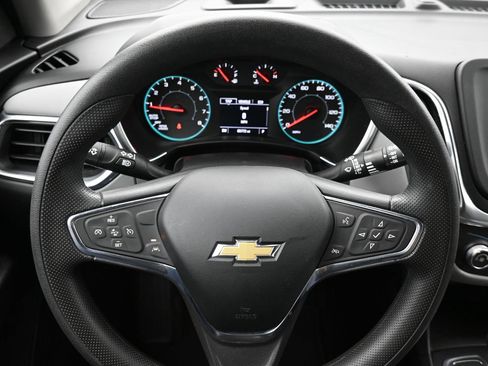 Used 2021 Chevrolet Equinox LS image 13