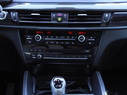 Used 2015 BMW X5 M image 15