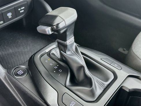 Used 2025 Kia K4 FWD image 25