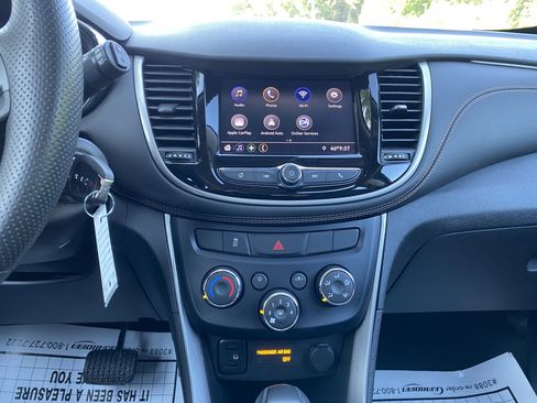 Used 2020 Chevrolet Trax LS FWD image 24
