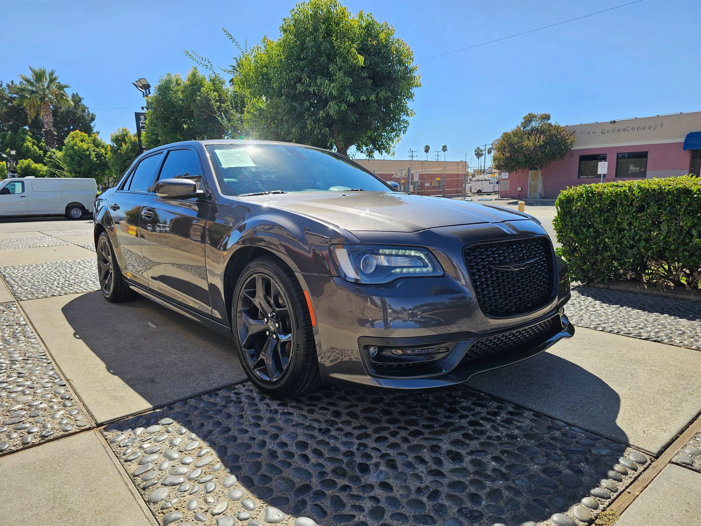 Used 2021 Chrysler 300 Touring L RWD image 3