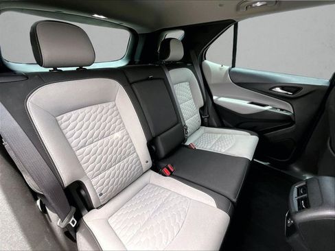 Used 2021 Chevrolet Equinox LS FWD image 29