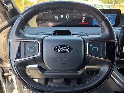Used 2025 Ford Expedition Tremor AWD/4WD image 21