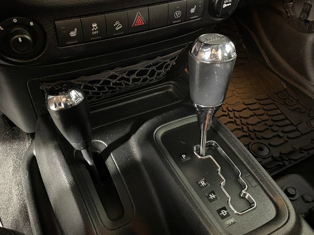 Used 2017 Jeep Wrangler Unlimited Sahara AWD/4WD image 9
