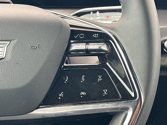 New 2027 Cadillac Vistiq Sport w/ LPO, Floor Liner Package AWD/4WD image 6