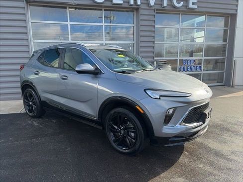 Used 2024 Buick Encore GX Sport Touring image 4