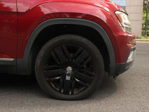 Used 2018 Volkswagen Atlas SEL FWD image 4
