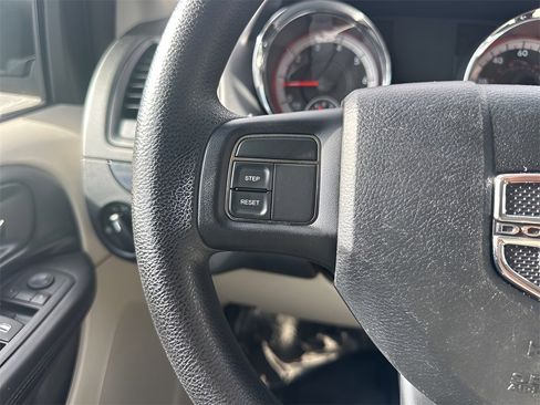 Used 2013 Dodge Grand Caravan SE image 13
