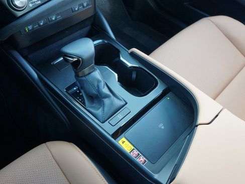 Certified 2024 Lexus ES 350 w/ Premium Package image 19