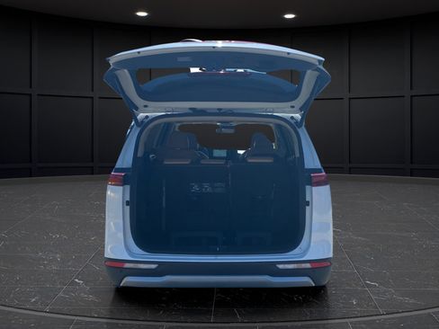 Certified 2024 Kia Carnival EX FWD image 27