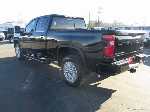 Used 2020 Chevrolet Silverado 3500 High Country w/ Z71 Off-Road Package image 9