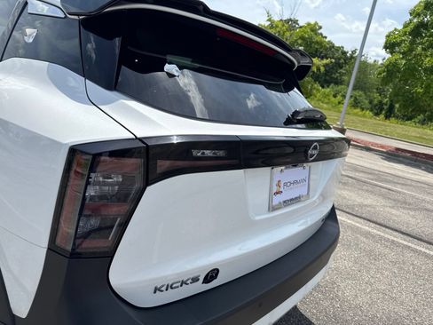 Used 2025 Nissan Kicks SR AWD/4WD image 27