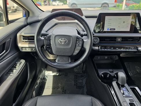Used 2024 Toyota Prius XLE FWD image 26