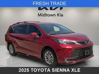 Used 2025 Toyota Sienna XLE FWD video 1