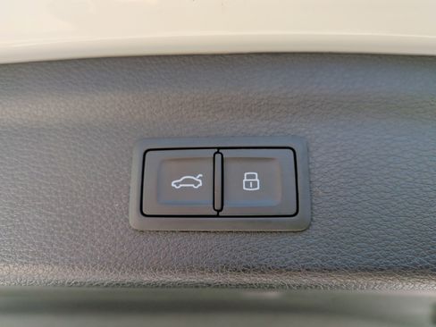 Used 2021 Audi Q3 2.0T Premium image 35