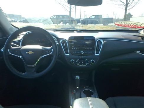 Used 2020 Chevrolet Malibu LT image 11