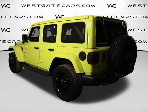 Used 2022 Jeep Wrangler Unlimited Sahara w/ Cold Weather Group AWD/4WD image 42