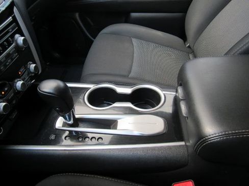 Used 2020 Nissan Pathfinder SV image 41