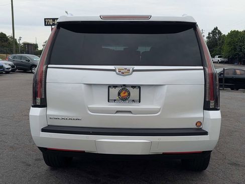 Used 2016 Cadillac Escalade Luxury AWD/4WD image 6