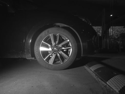 Used 2025 Nissan Versa SV image 10