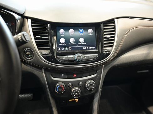 Used 2022 Chevrolet Trax LT w/ Sport Edition image 14