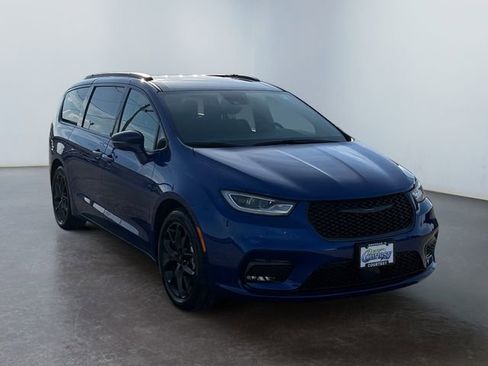 Used 2021 Chrysler Pacifica Touring w/ S Appearance Package FWD image 7