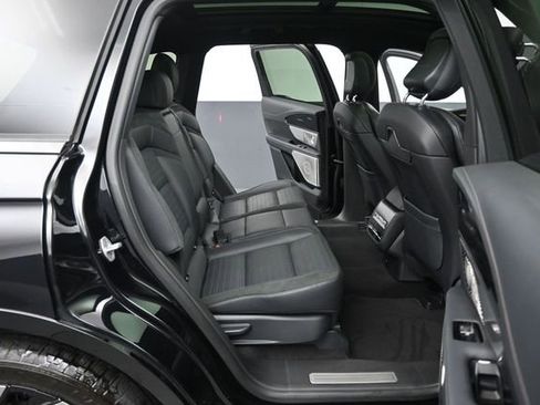 Certified 2025 Lincoln Nautilus Reserve AWD/4WD image 28